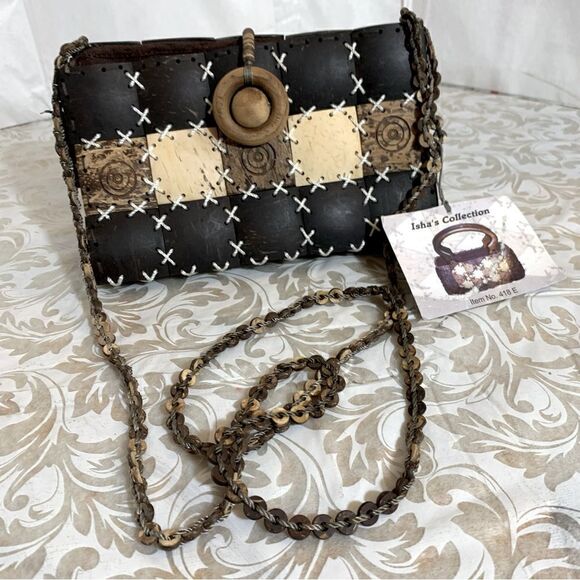 Handmade Coconut Crossbody Handbag By Isha from Jamaica - Picture 2 of 6